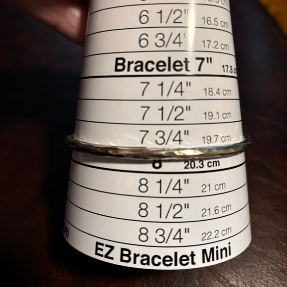 Impolite CLASSICO
Bangle in Sterling Silver size 8 - Picture 10 of 10